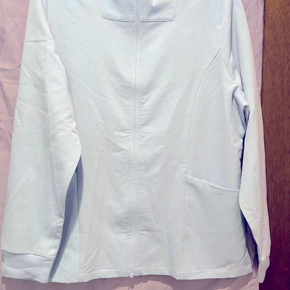 Beautiful jacket - Picture 5 of 9